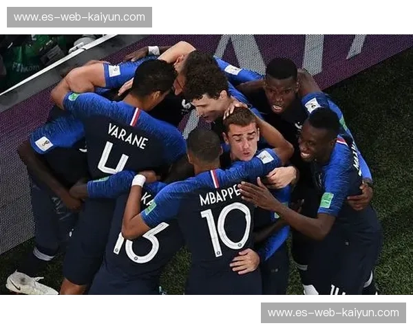 高卢雄鸡的优雅与维京战吼的震慑：法国vs冰岛，这是一场关于天赋与意志的终极博弈